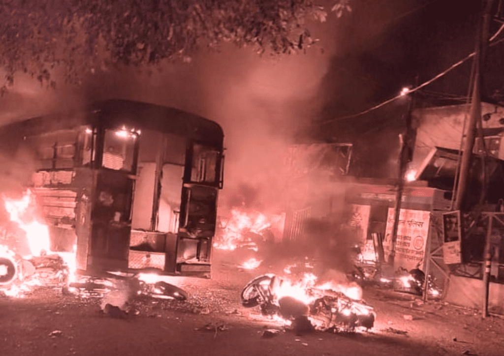 Haldwani Riots News 4 लोग मरे, 200 से अधिक घायल, इंटरनेट बंद, स्कूल बंद! (1)